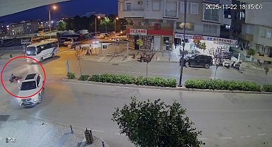 Aracıyla 'U' dönüşü yapan sürücünün kararsızlığı motosiklet sürücüsünü hastanelik etti