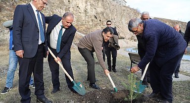 Ardahan'da ağaç dikme etkinliği düzenlendi