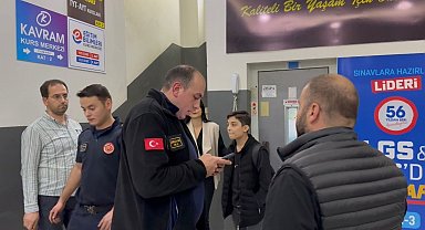 Arızalanan asansörde 45 dakika mahsur kaldılar: 2 öğrenciyi itfaiye kurtardı