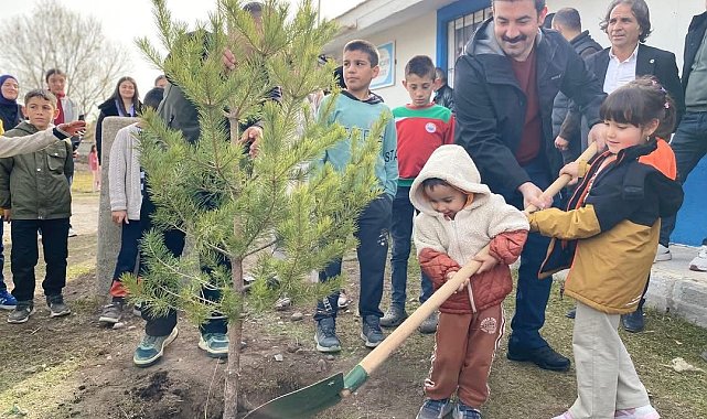 Arpaçay'da Milli Ağaçlandırma Günü'nde fidanlar toprakla buluştu