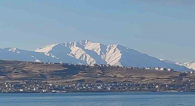 Artos Dağı beyaz gelinliğini giydi