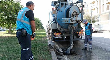 ASAT, Kepez'de yağmur suyu hatlarını temizliyor