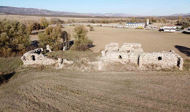 Asırlara meydan okuyan han, restore edilmeyi bekliyor