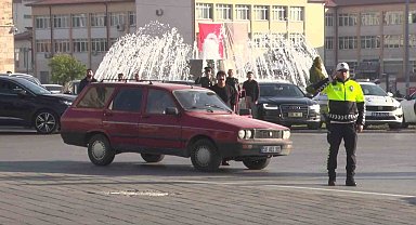 Atatürk, Cumhuriyetin temellerinin atıldığı Sivas'ta da anıldı