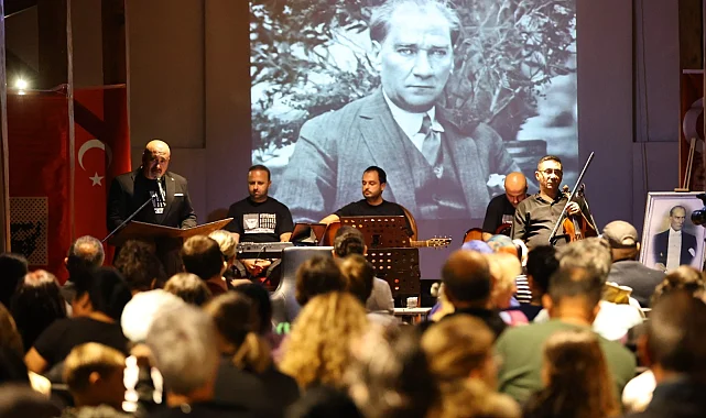 Atatürk, Efes Selçuk'ta şarkılar ve şiirlerle anıldı