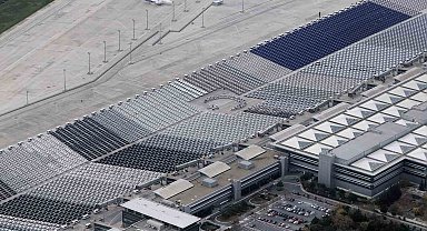 Atatürk Havalimanı'nda teslime hazır binlerce araç tek karede görüntülendi