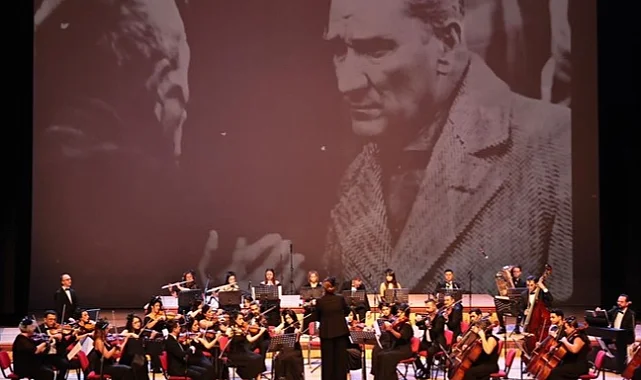 Ata'ya saygı konseri Denizli'de duygusal anlara sahne oldu