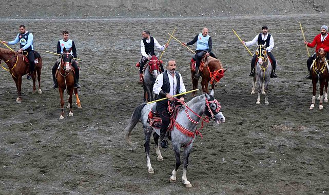 Atlı sporun asırlık geleneği Erzincan'da sürdürülüyor