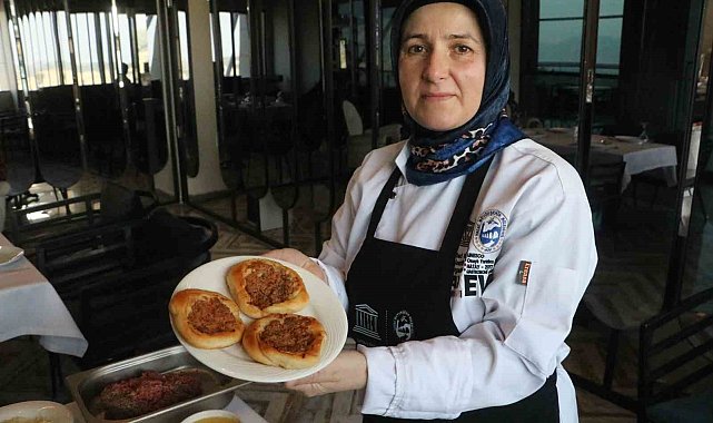 Avrupa Birliği'nden tescilli kaytaz böreği el maharetiyle lezzet buluyor