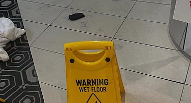 Avusturalya'da havalimanında cebindeki bataryası patlayan yolcu yaralandı