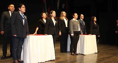 Aydın'da göreve yeni başlayan 8 öğretmen yemin etti