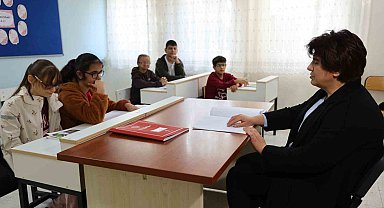 Azmin zaferi; görme engelli Züleyha öğretmen 22 yılda kendi gibi 300 öğrenciye ışık oldu