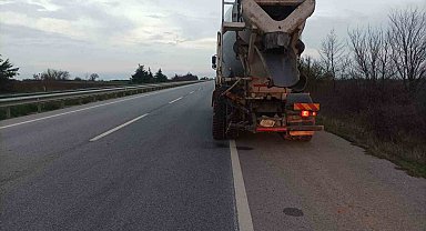 Babaeski'de beton mikseri ile otomobil çarpıştı: 1 yaralı