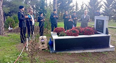 Babaeski'de şehit üsteğmen mezarı başında anıldı