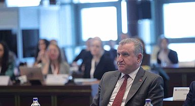 Bakan Bak: "Gençleri bugünün ortağı ve karar süreçlerinin doğal paydaşı olarak görüyoruz"