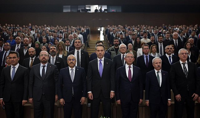 Bakan Bayraktar: "Enerjide bağımsız bir Türkiye hedefinde en önemli görev enerji uzmanlarına düşüyor"