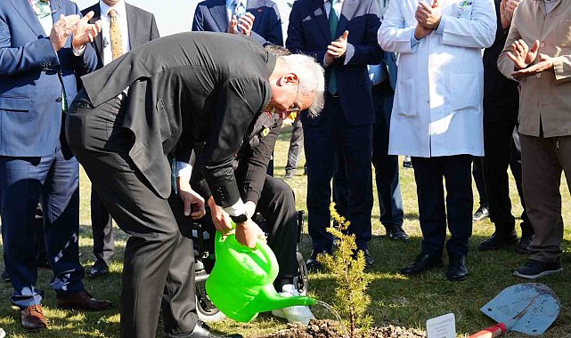 Bakan Memişoğlu: "Esasında her bir ağaç candır, canlıdır. O cana iyi bakmamız gerekir"