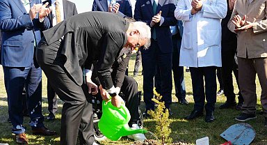 Bakan Memişoğlu: "Esasında her bir ağaç candır, canlıdır. O cana iyi bakmamız gerekir"