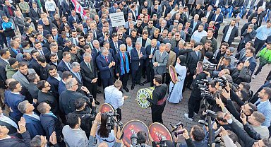 Bakan Uraloğlu ve Işıkhan Midyat Belediyesini ziyaret etti