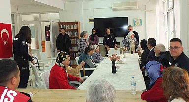 Balıkesir'de huzurevi sakinlerine ziyaret