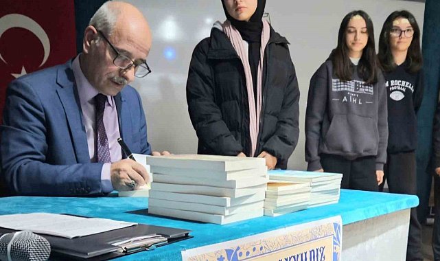 Balıkesirli öğretmen yazar Dilaver Ayyıldız'dan çocuklara şiir kitabı