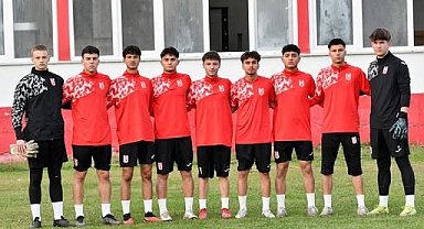 Balıkesirspor'da alt yaş kategorilerinden 9 futbolcu A takıma alındı
