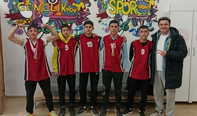 Balıköy Anadolu Lisesi'nden bilek güreşinde büyük başarı