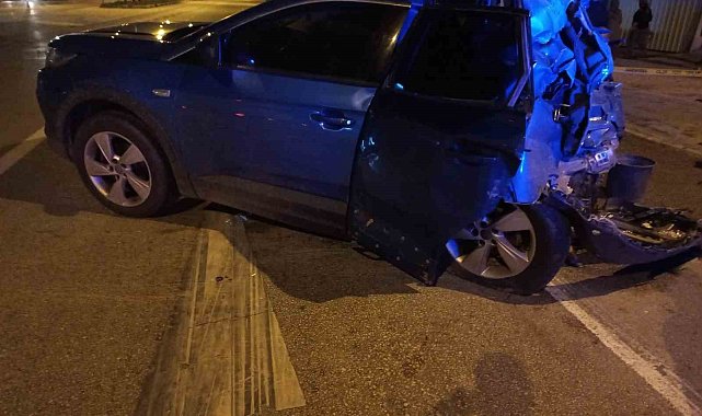 Bandırma'da feci kaza: 1 ölü, 1 yaralı