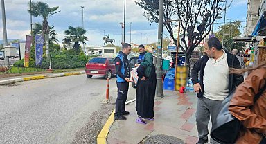 Bandırma'da zabıta ekipleri dilenciyi suçüstü yakaladı