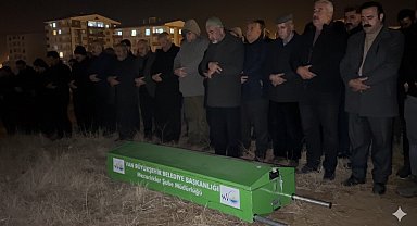 Baraja uçan araçta hayatını kaybeden 22 yaşındaki Cihat gözyaşları arasında toprağa verildi