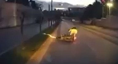 Başakşehir'de çukur nedeniyle kontrolü kaybeden motosikletli yola savruldu