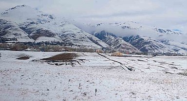 Başkale beyaza büründü
