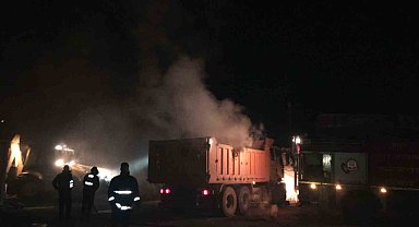 Başkale'de samanlıkta korkutan yangın