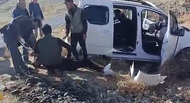 Başkale'de trafik kazası: 4 yaralı