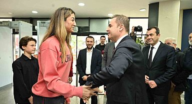 Başkan Akın, milli sporcuları ağırladı