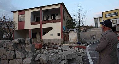 Başkan Çolakbayrakdar Uğurevler'de: "Geleceğin modern mahallesini inşa ediyoruz"