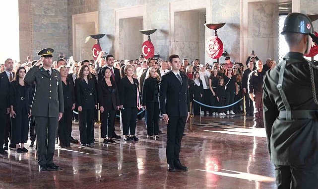 Başkan Mandalinci ve meclis üyelerinden Anıtkabir ziyareti