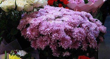 Başkent'te Öğretmenler Günü kasımpatıyla kutlanıyor