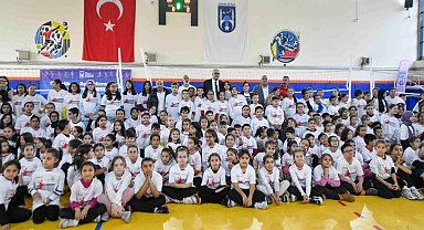Başkent'te ikinci 'Fabrika Voleybol Okulu' açıldı