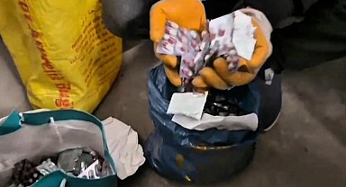 Batman'da oto lastiklerinin içinde yüzlerce uyuşturucu hap ele geçirildi