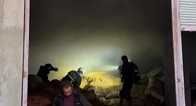 Batman'da saman ve arpa deposunda yangın