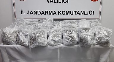 Bavulların içerisinden yaklaşık 17 kilogram uyuşturucu çıktı