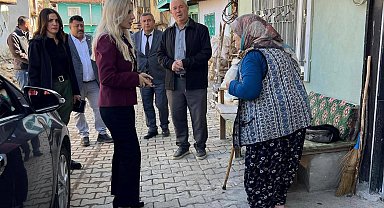 Bayan Kaymakam köy köy dolaşıyor