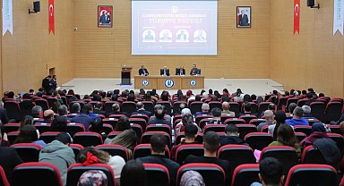 Bayburt'ta 'Cumhuriyetin İkinci Asrında Türkiye Yüzyılı' paneli düzenlendi