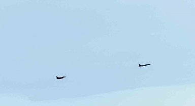 Bayraktar KIZILELMA, F-16'ya kilitlendi, simüle atışta tam isabet