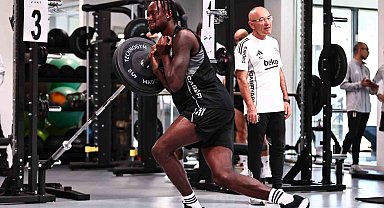 Beşiktaş günün ilk çalışmasını salonda yaptı