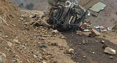 Beton mikseri yamaçtan yuvarlandı: 1 yaralı