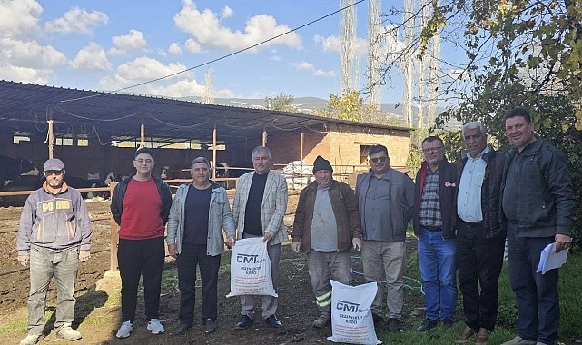 Beyağaç Belediyesi şap hastalığına karşı üreticilere kireç dağıttı