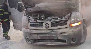 Bilecik'te araç yangını büyümeden söndürüldü