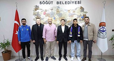 Bilecikli genç futbolcu Eskişehirspor'a transfer oldu